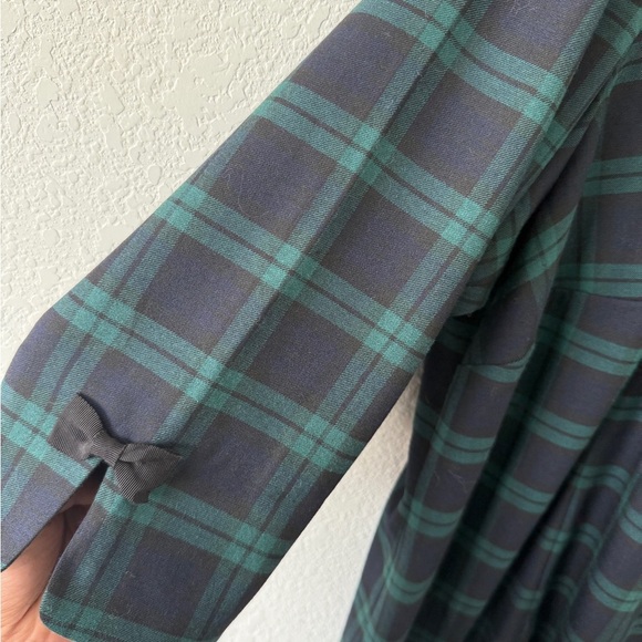 Talbots Green Sheath Dress with V-neck and Cuffed Sleeves - Picture 5 of 11